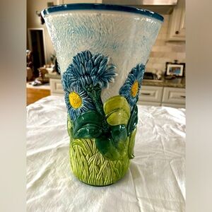 Large 13 inch MAJOLICA blue daisy floral art base‎ made in Italy.